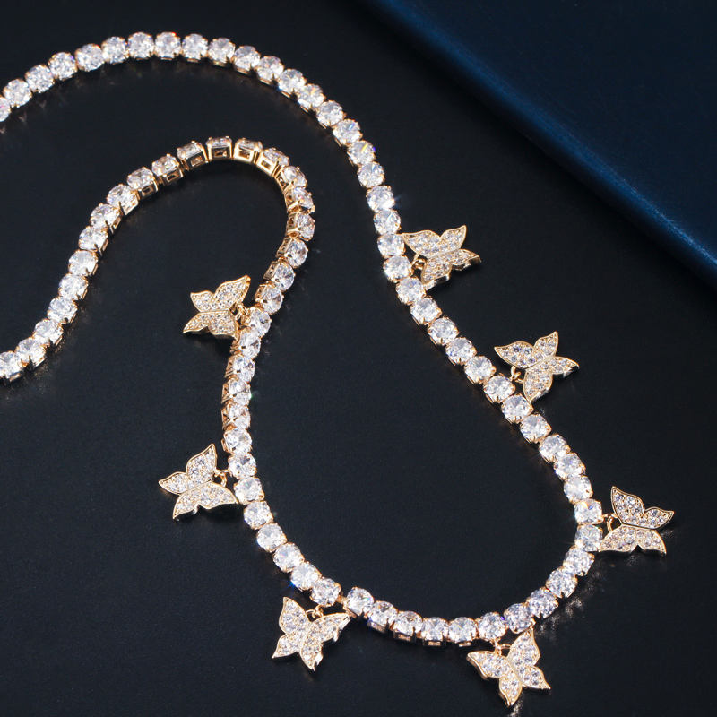 Collier "Papillon Étincelant"