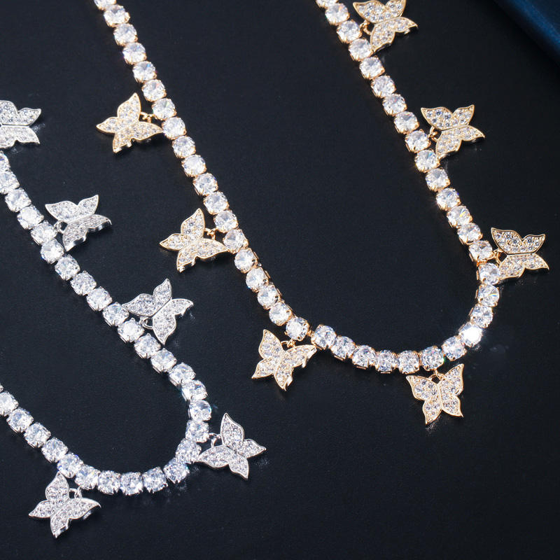 Collier "Papillon Étincelant"