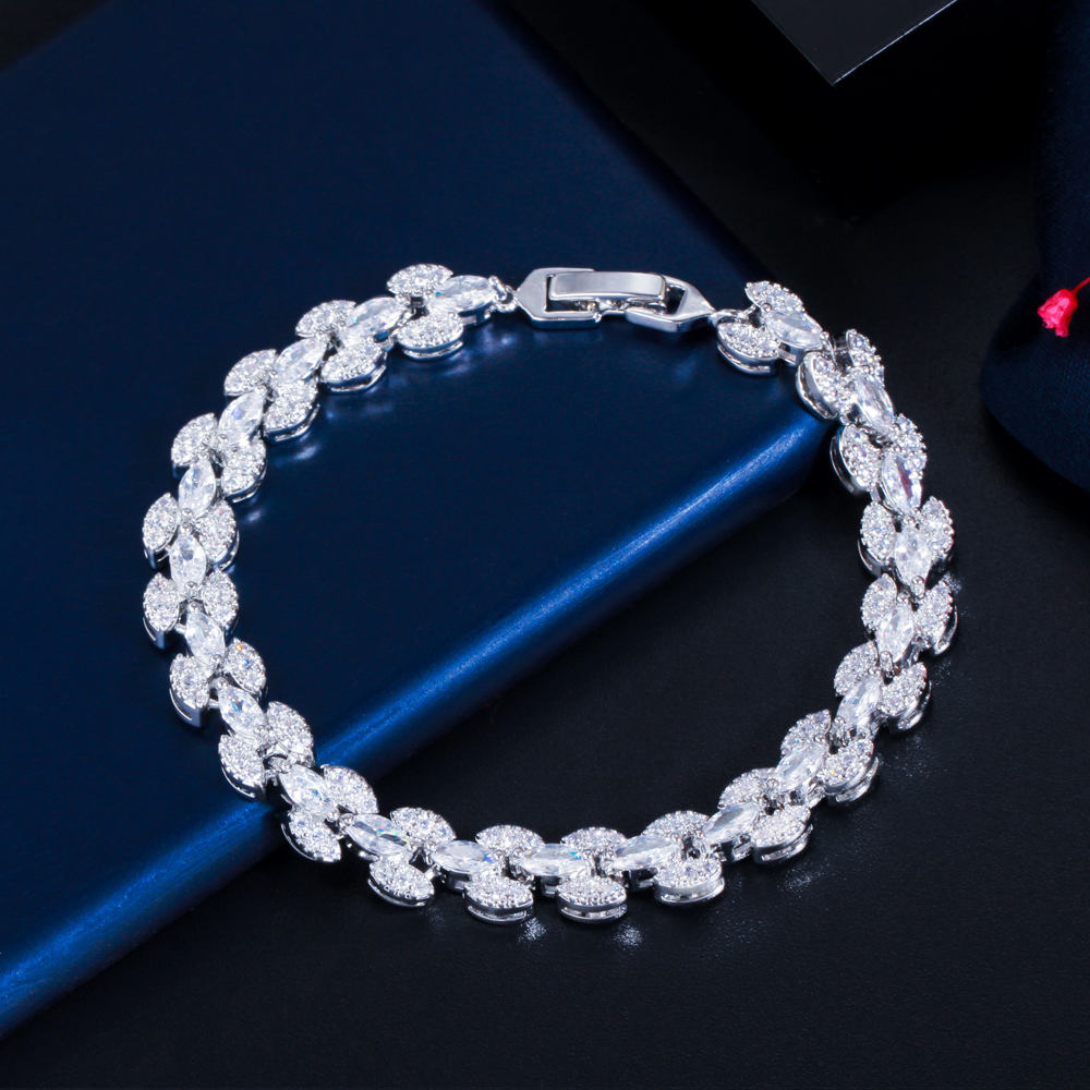 Bracelet "Feuille d'Élégance"