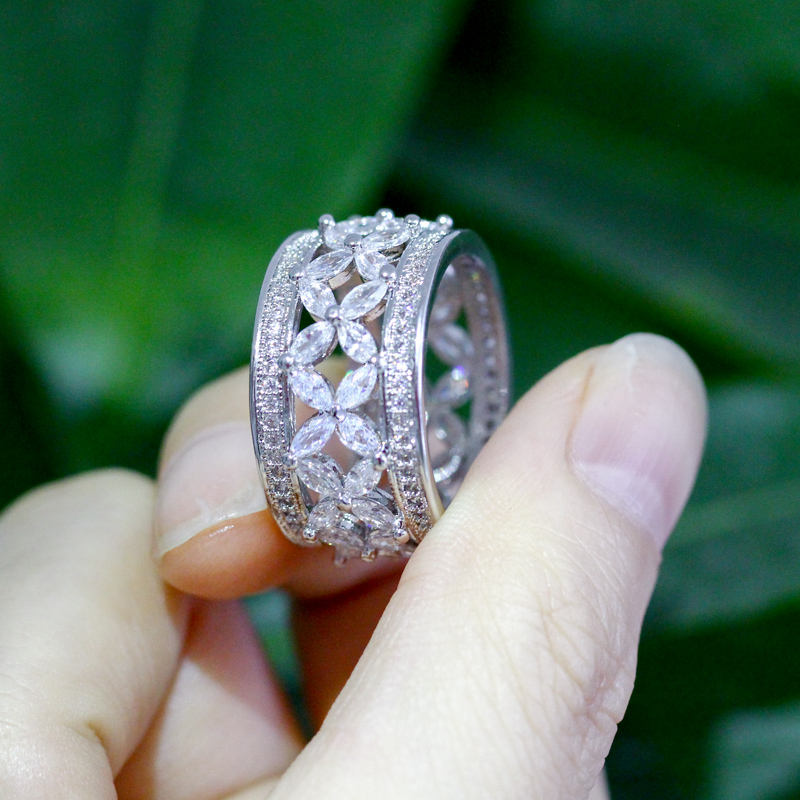 Bague "Splendeur Cristalline"