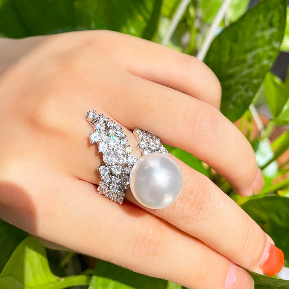 Bague Perle Céleste portée