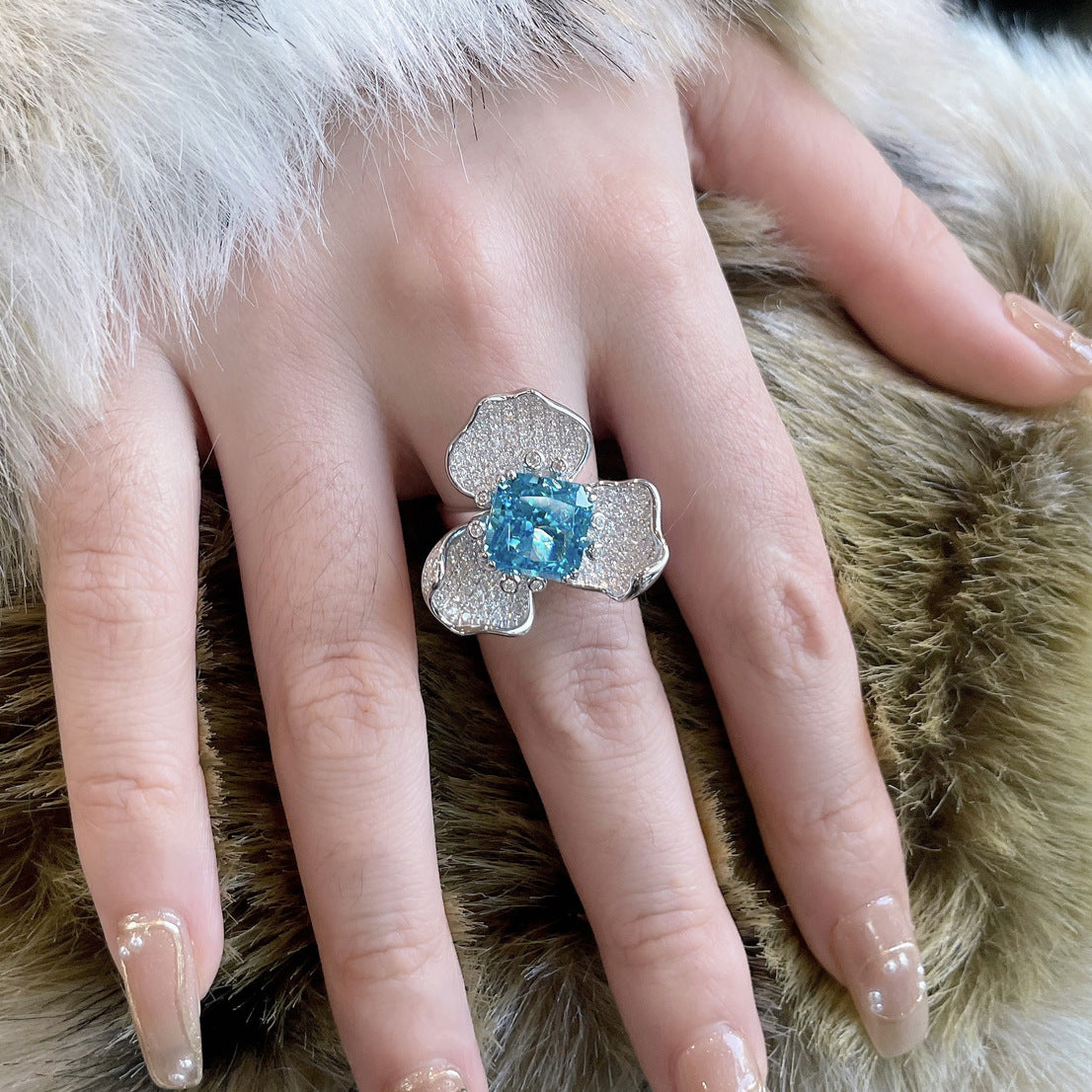 Aigue-Marine Céleste – Bague Fleur Zircon