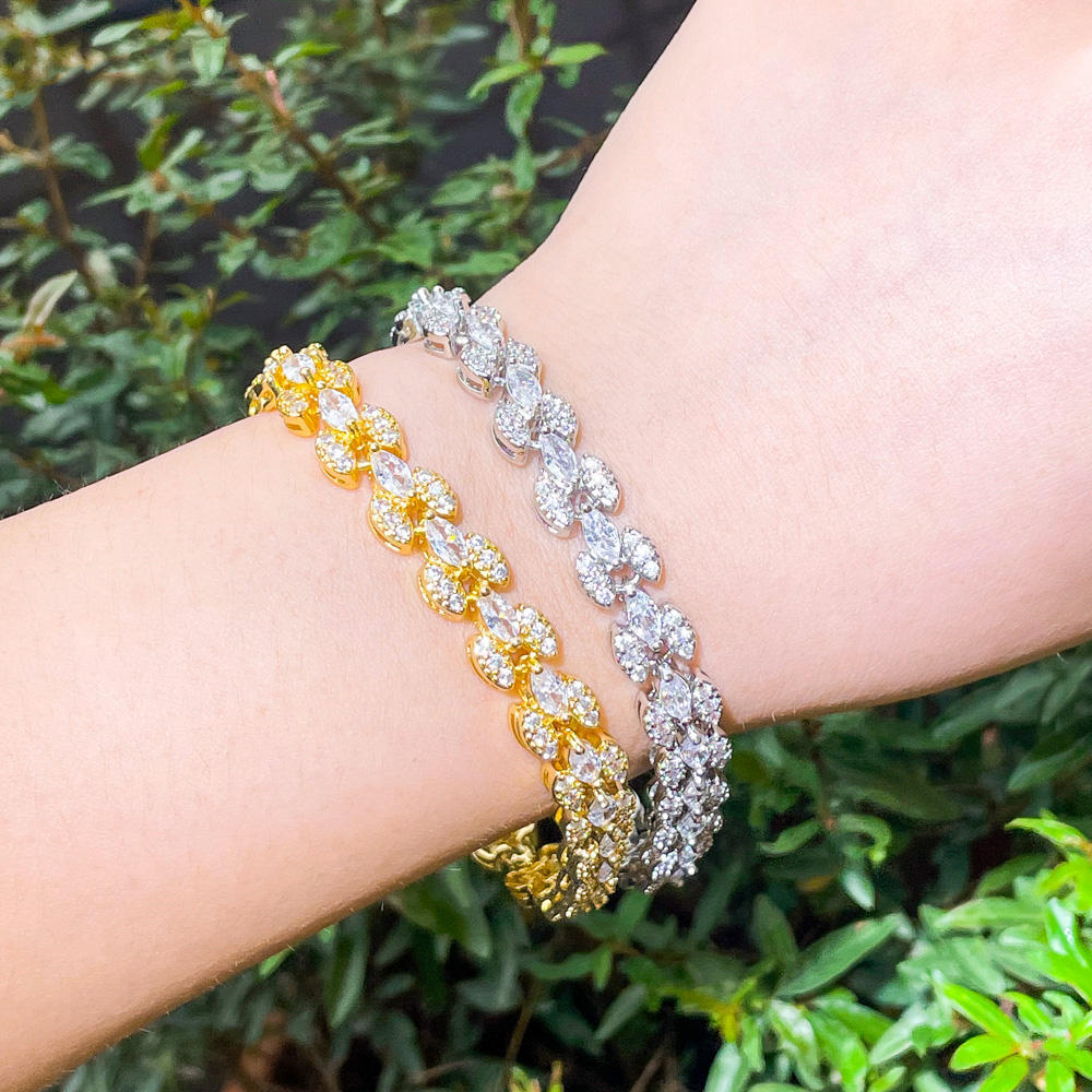 Bracelet "Feuille d'Élégance"